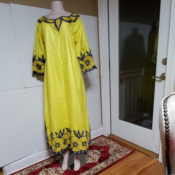 Dresses & Skirts - Beautiful Yellow dress